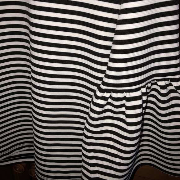 Calvin Klein Top Pullover Bell Sleeves Striped - Picture 2 of 4